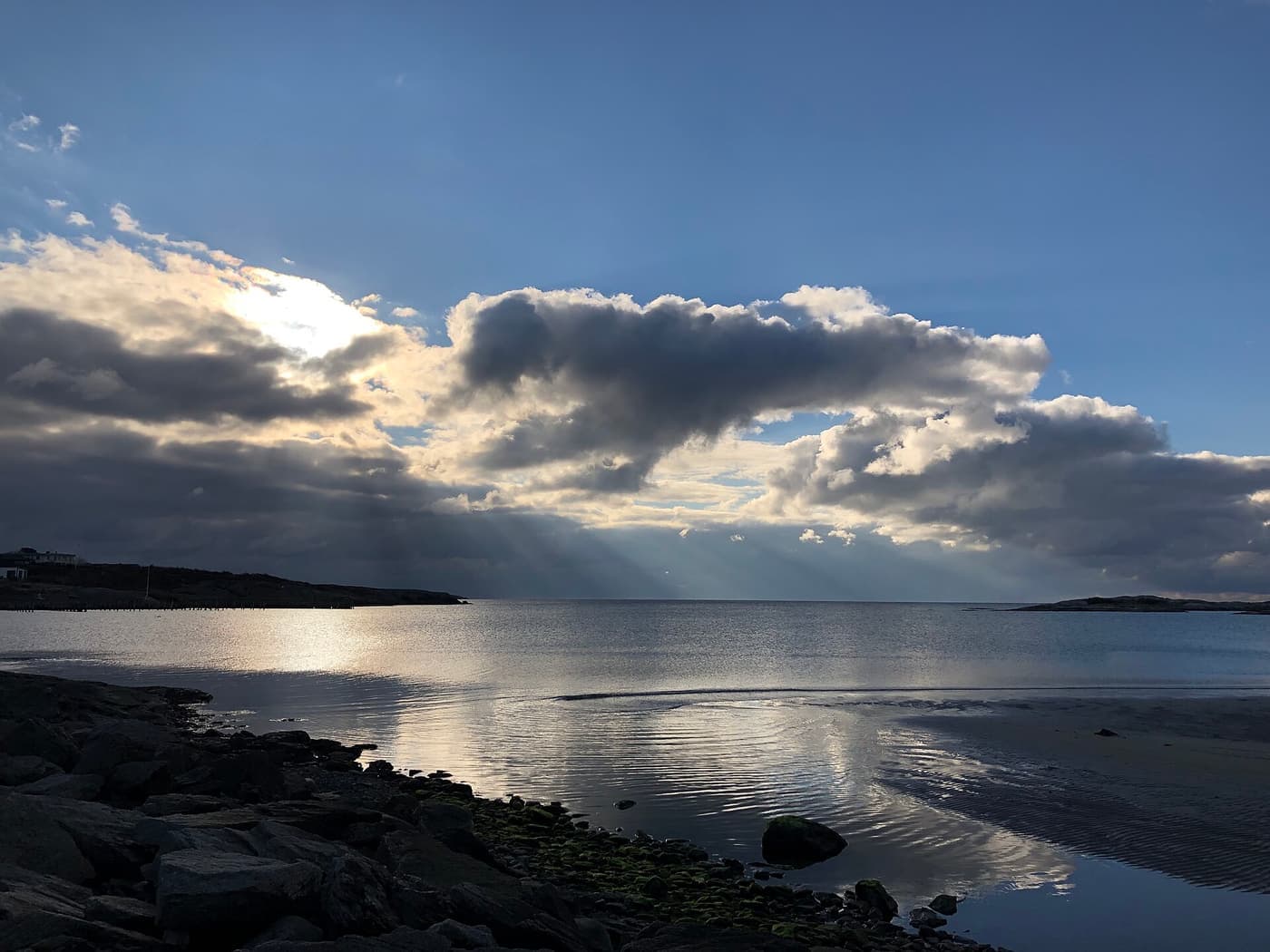 Havsnära stuga med stor trädgård i Åsa — 2