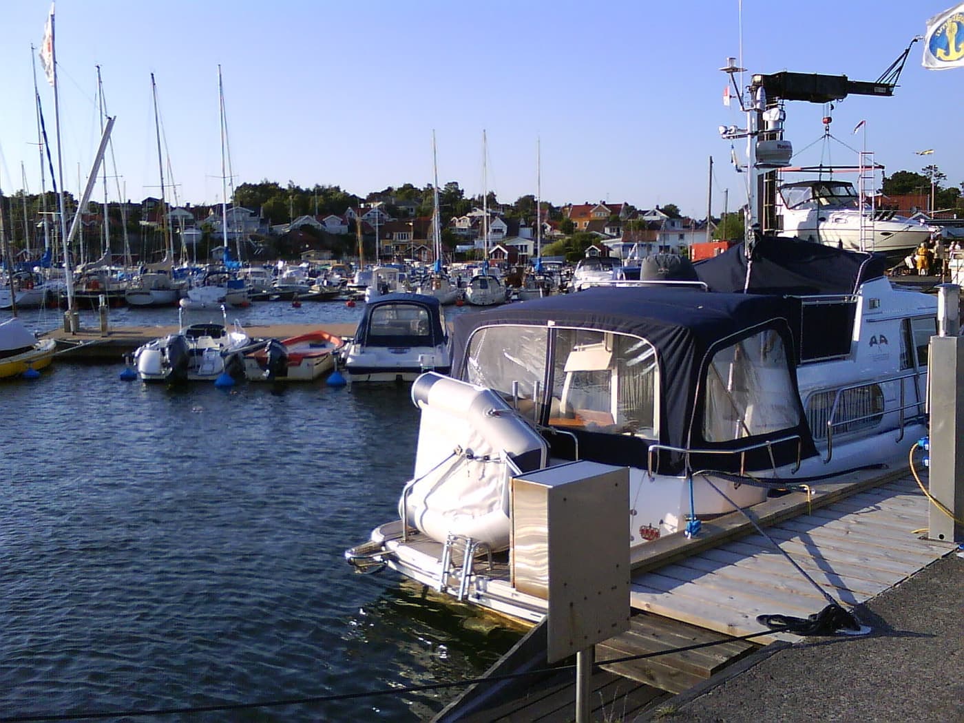 Sjöbod med brygga vid Gottskärs hamn